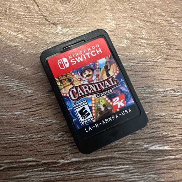 Nintendo Switch Lite Bundle - Picture 6 of 8